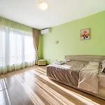 Апартаменты Sunny And Quiet 2bdr *