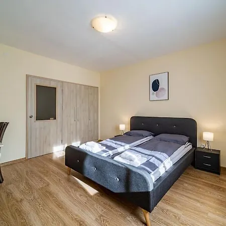 Apartman Sunny And Quiet 2bdr