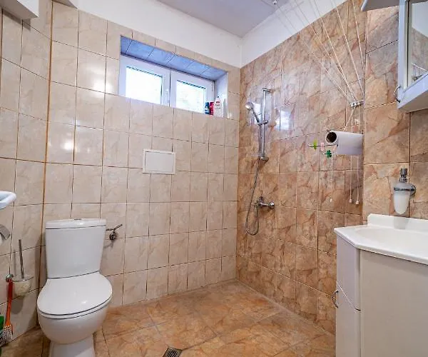 Lägenhet Sunny And Quiet 2bdr *