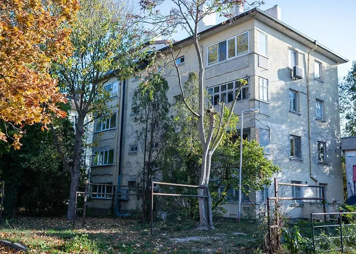 Sunny And Quiet 2bdr Varna