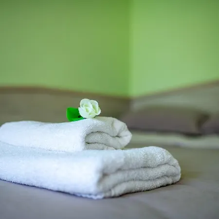 Sunny And Quiet 2bdr