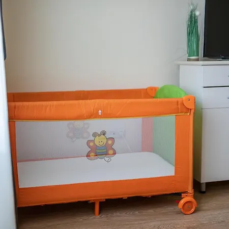 Sunny And Quiet 2bdr Apartment Varna