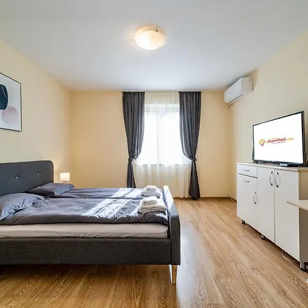 Sunny And Quiet 2bdr Apartment Varna