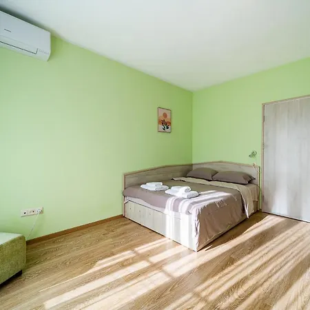 Appartement Sunny And Quiet 2bdr