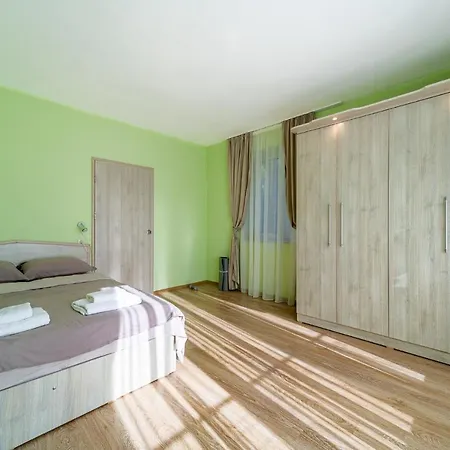 Appartement Sunny And Quiet 2bdr