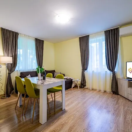 Apartment Sunny And Quiet 2bdr Varna