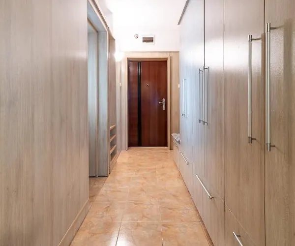 Sunny And Quiet 2bdr