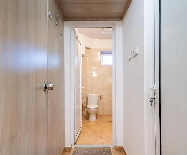 Апартаменты Sunny And Quiet 2bdr