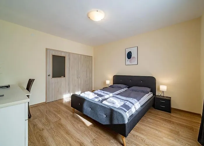 Апартаменты Sunny And Quiet 2bdr